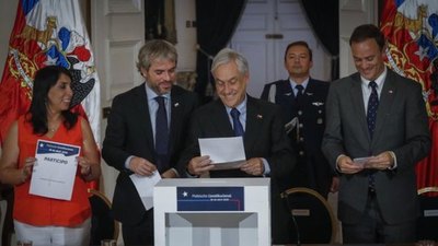 Piñera firma el decreto presidencial que convoca al plebiscito constitucional en Chile | .::Agencia IP::.