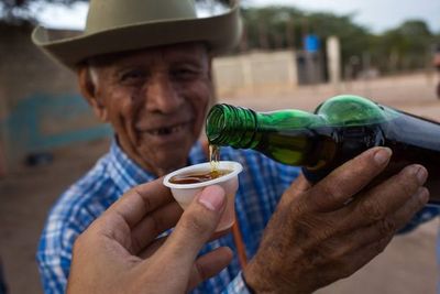 De whisky a cocuy, la crisis cambia el brindis de los venezolanos - Mundo - ABC Color