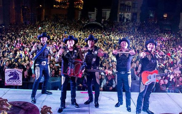 Bronco y Damas Gratis tocarán en el anfiteatro - Música - ABC Color