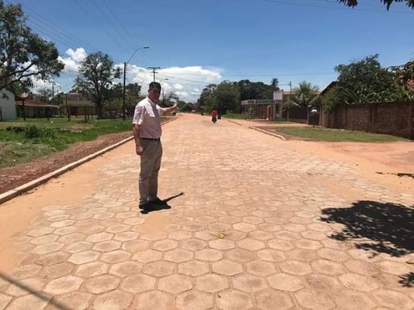 Gobernación encara trabajos de adoquinado en Bella Vista