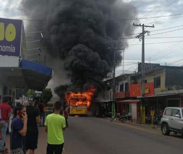 Bus de la línea 26 se incendió en Ñemby