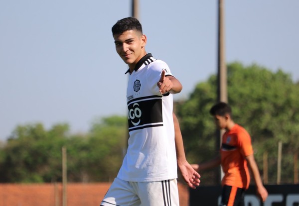 Seis juveniles de Olimpia, llamados al plantel principal