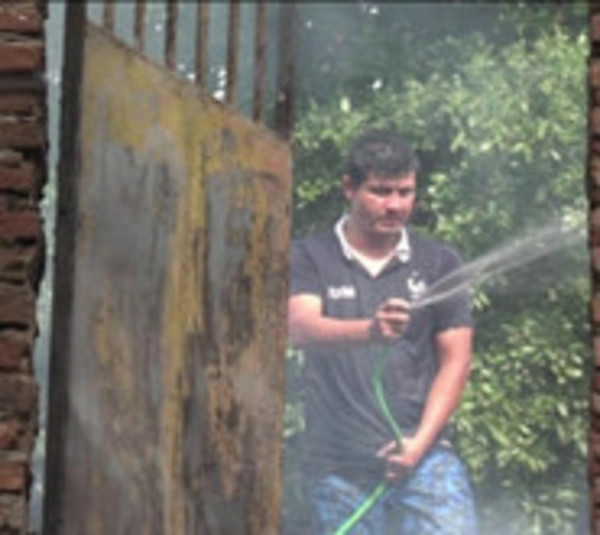 Familia lo perdió todo tras incendio de su casa - Paraguay.com