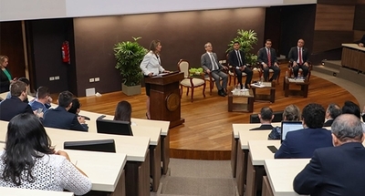 Acuerdo automotriz: "Vamos a tener seguridad jurídica para atraer inversiones" » Ñanduti