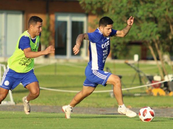 Entrenamiento de la albirroja con plantel definido - Fútbol - ABC Color