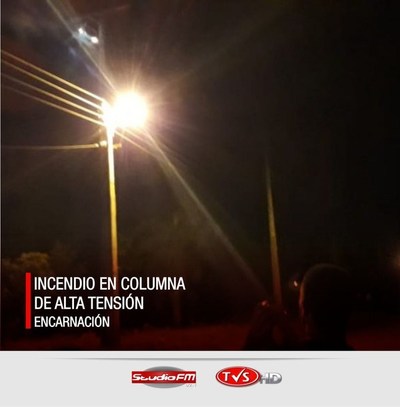 INCENDIO DE ESTRUCTURA EN COLUMNA CON CABLES DE ALTA TENSIÓN