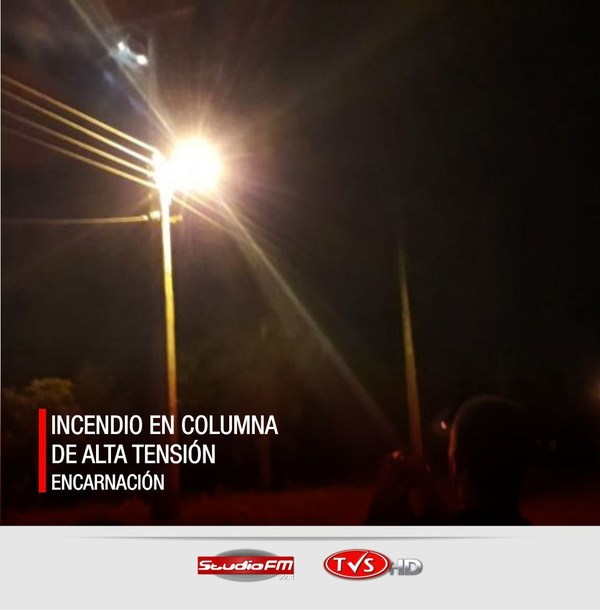 INCENDIO DE ESTRUCTURA EN COLUMNA CON CABLES DE ALTA TENSIÓN