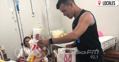 Gesto de amor y humildad: jugador encarnaceno entregó obsequios en el HRE