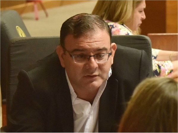 Juez ordena detención del diputado Rivas por informe de médico forense