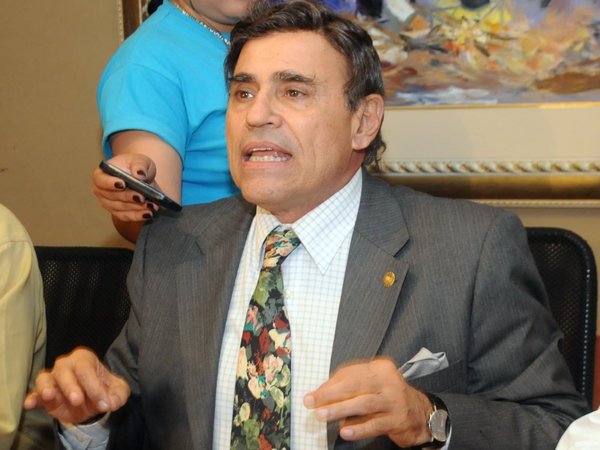 Felippo ostenta rango de ministro y para abogados “es inconstitucional”