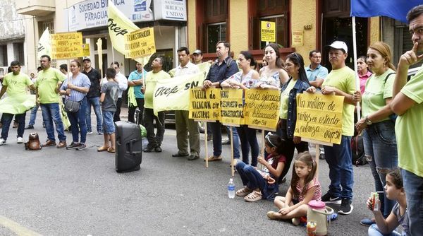Docentes aplazan gestión 2019 de Petta - Locales - ABC Color