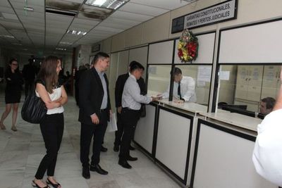 Clínica Jurídica presentó amparo contra el IPS