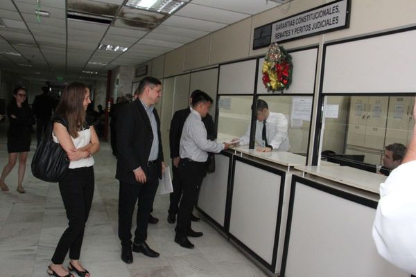 Clínica Jurídica presentó amparo contra el IPS