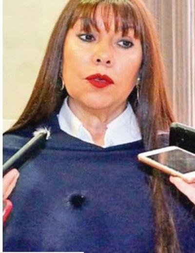 “Qué vergüenza; es evidente que tiene algo que ocultar”