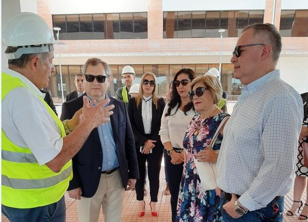 Senador verifica avances de obras de nueva sede judicial en el Este