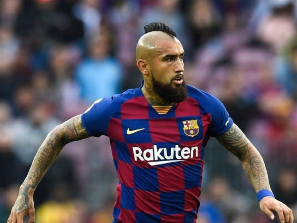 El monto que reclama Arturo Vidal al Barcelona