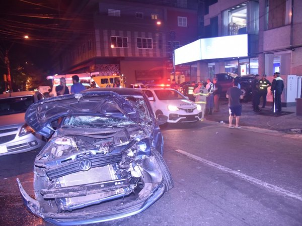 Accidentes dejan tres lesionados y daños materiales