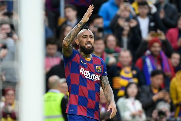 Vidal reclama al Barça 2,4 millones - Fútbol - ABC Color