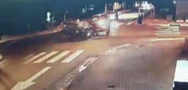 Captaron escape y accidente en microcentro | Noticias Paraguay