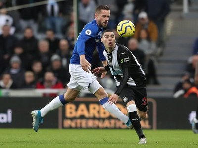 El Everton de Ancelotti supera al Newcastle de Almirón