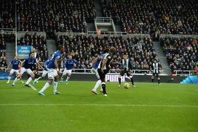Almirón y Newcastle pierden en casa ante el Everton