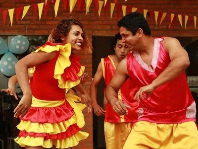 Grupo de Kamba Cua ultima detalles para su fiesta patronal
