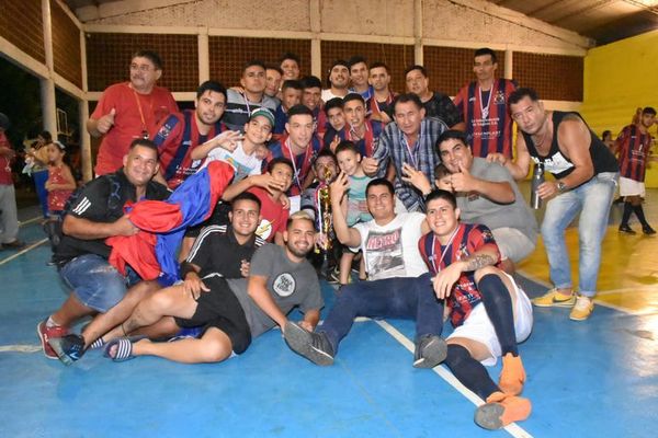 Peñarol F.B.C es tres veces el mejor - Fútbol - ABC Color