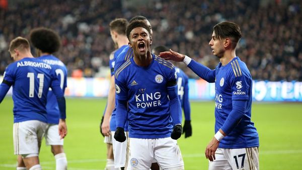 Leicester sigue siendo único escolta del Liverpool