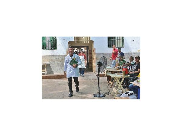 Tacumbú: Recluso ayuda a casi 200 internos