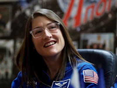 La astronauta Koch bate el récord de una mujer en el espacio