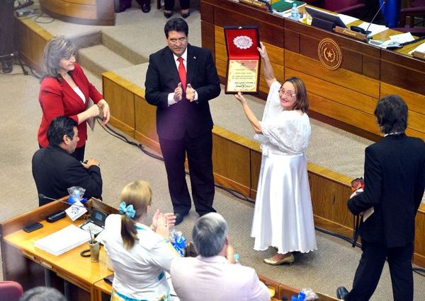 Falleció Yverá, reconocida cantante paraguaya, viuda de Agustín Barboza » Ñanduti