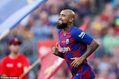HOY / Vidal reclama al Barça 2,4 millones y el club niega que le deba tal cantidad