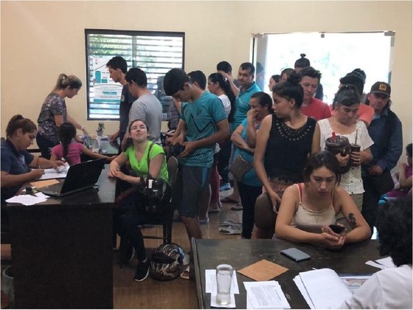 Masiva concurrencia para actualización de datos sobrepasa al TSJE