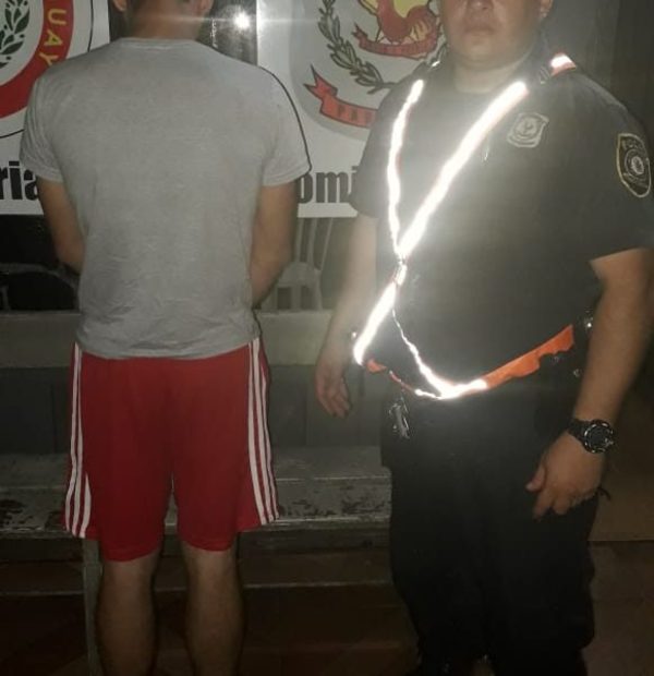 Detienen a hombre con orden de captura