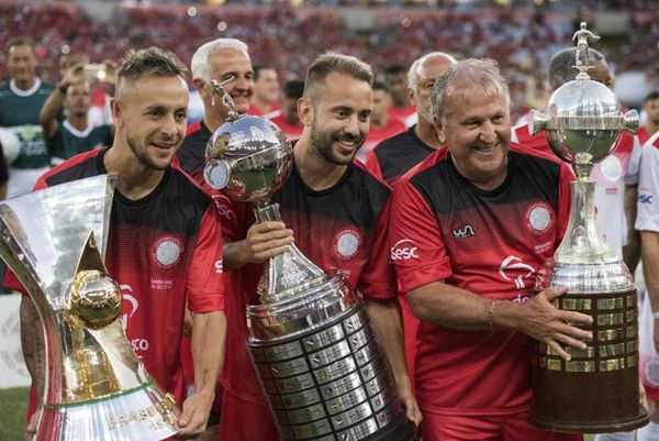 Flamengo celebra su 2019 con Zico y sus leyendas - Fútbol - ABC Color
