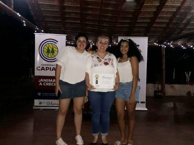 Chicas campeonas de handball despiden el año - Polideportivo - ABC Color