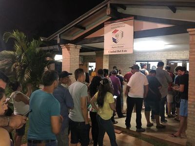 Confusión por falta de formularios en registro electoral de CDE - Nacionales - ABC Color