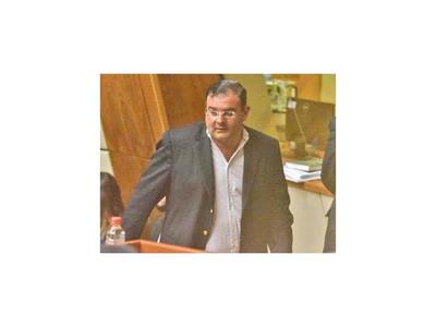 Diputado Rivas se presentará hoy ante juez para levantar orden de detención