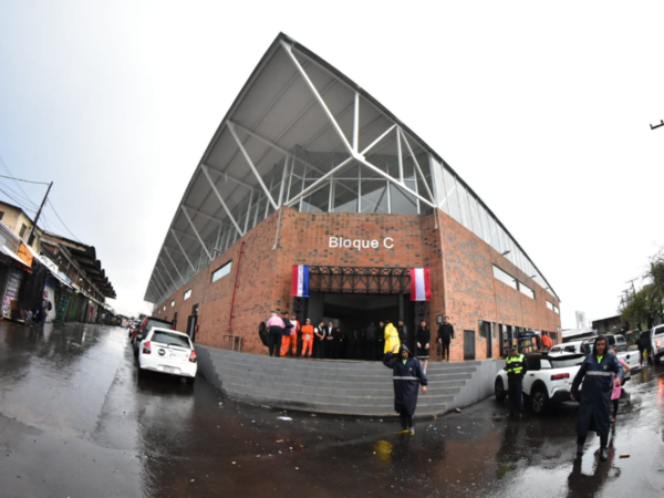 Ante supuesta venta de casillas, intervienen el Mercado de Abasto