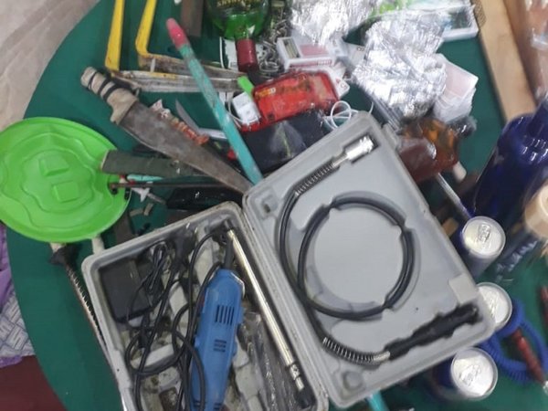 Armas blancas y bebidas alcohólicas se incautaron en cárcel de PJC
