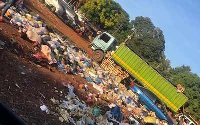 Mercado de CDE convertido en basural