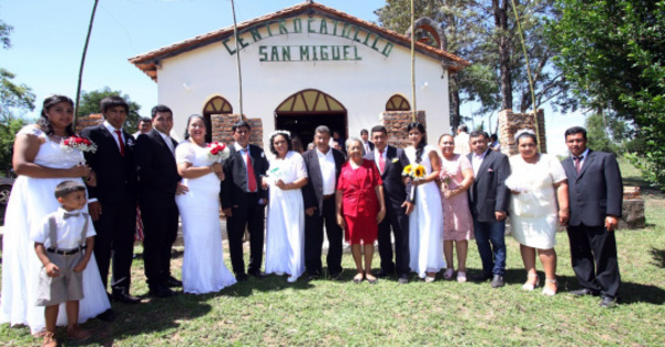 ¡Seis hermanos se casan al mismo tiempo!