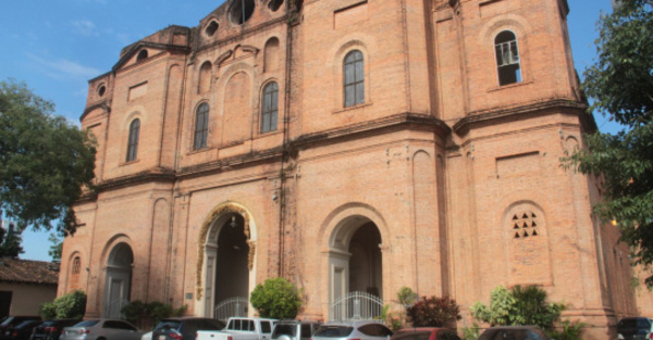 Solo veinte feligreses  para “feró” iglesia he’i