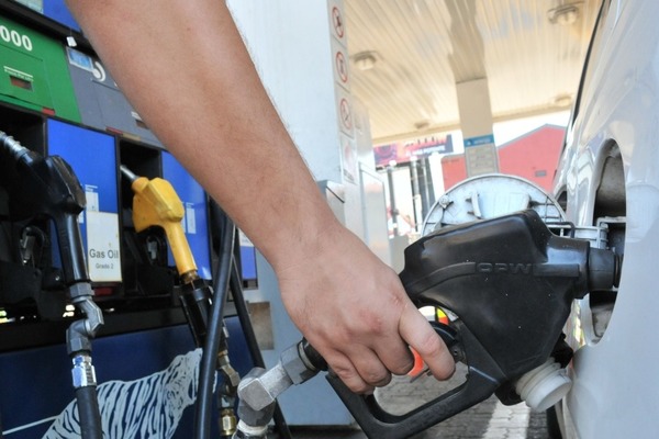 Cambio en el sistema tributario obliga a aumentar el precio de los combustibles