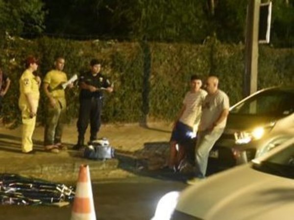 Le dio un patatús cuando iba en moto al hospital