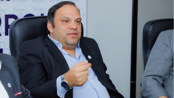 2.800 familias vulnerables firmaron contratos de compraventa de lotes con Desarrollo Social