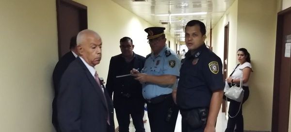 Juez levanta orden de captura contra diputado Tomás Rivas