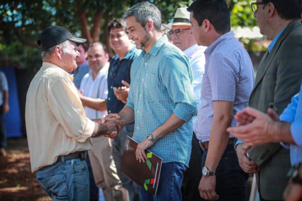 Gobierno Nacional entrega 389 títulos de propiedad a familias campesinas