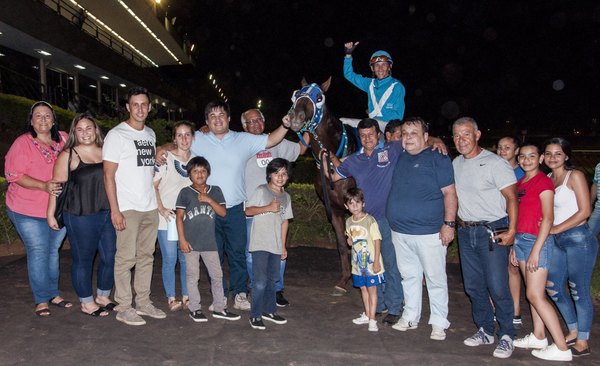 King Furia sigue de ganador en el Jockey