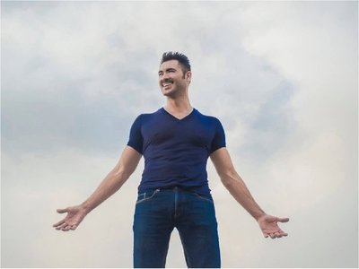 Actor muere tras consumir carne de cerdo en mal estado